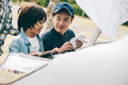 汽车故障汽车公路服务小孩高清图片素材