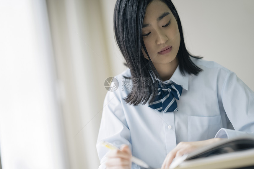 复制空间胸像室内高中生学习补习班预备学校图片