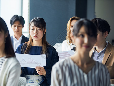 商界女阅读办公室商业研讨会演讲高清图片素材