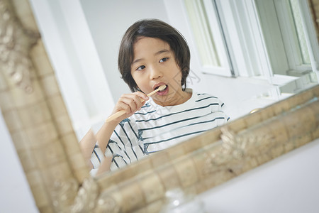简介较年轻复制空间儿童生活方式牙膏图片