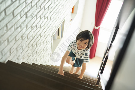 家孤独的流行孩子的生活方式图片