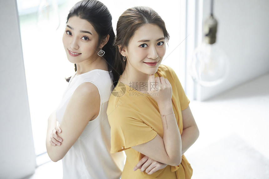 韩国人美同伴女生意图片