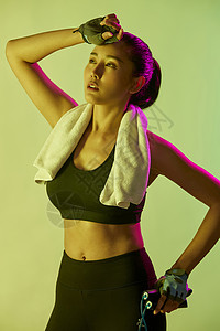 运动女性跳绳健身运动图片