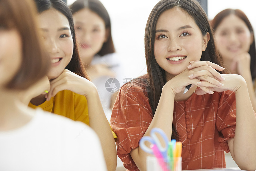 企业女士小学生校园生活课图片