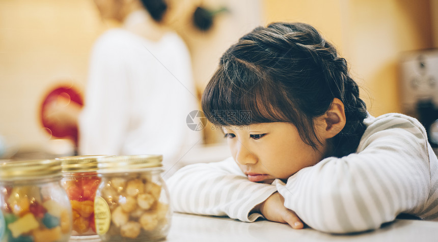 盘女女儿儿童女孩生活方式图片