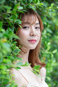  夏日植物美妆护肤女性图片