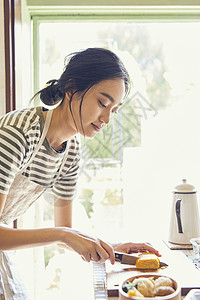 起居室主妇厨房女生活便当盒制作图片