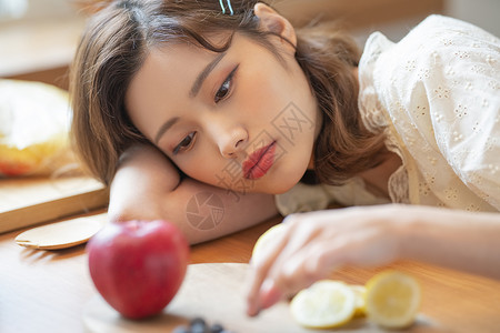 美味年轻单人女生活美食高清图片