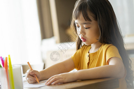 小女孩画儿童画生活高清图片素材
