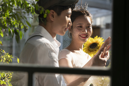 向日葵婚礼幸福新婚夫妇婚姻服务结婚摄影背景