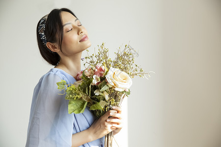 干花发型女生花和女人肖像图片