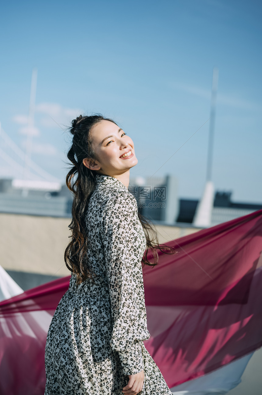 天空人类美女户外女子肖像图片