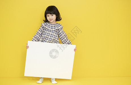 可爱小朋友棚内摆拍韩国人高清图片素材