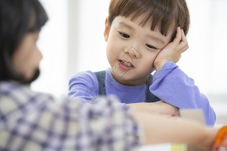 幼儿园可爱的小男孩图片