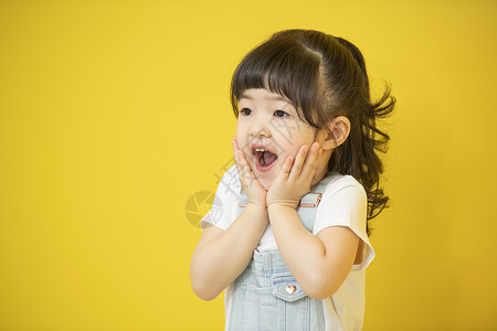 活泼可爱的幼儿园小女孩将来高清图片素材