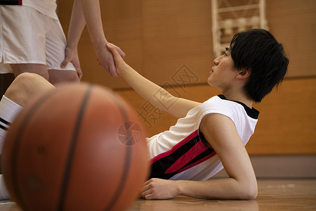 学校男人青少年男子打篮球图片