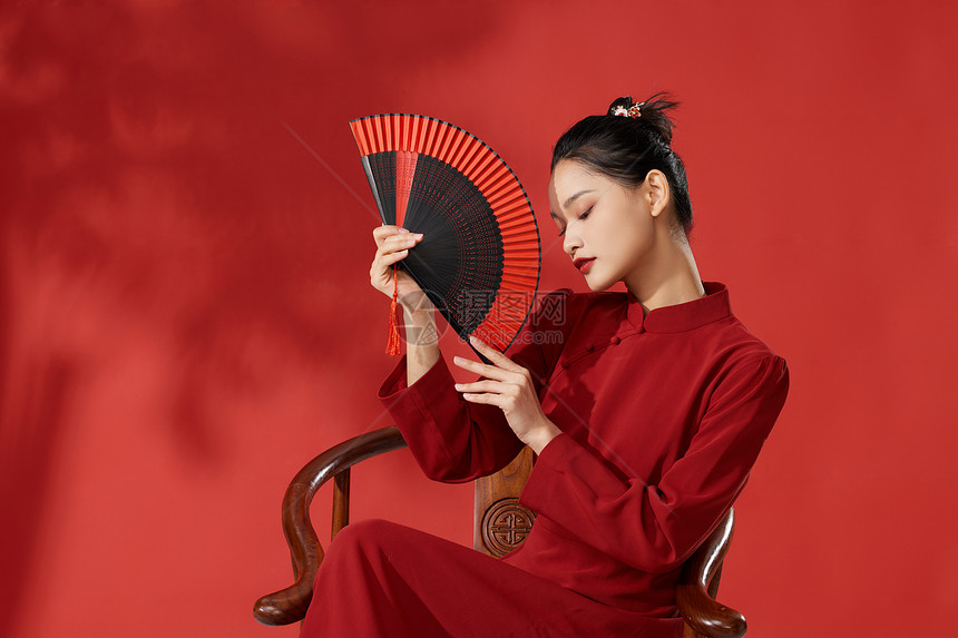 中国风国潮创意青年女性图片