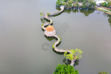 潮汕地区揭阳地标榕江西湖公园桥梁高清图片