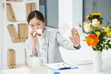 高管办公室职场商务女性花粉过敏背景