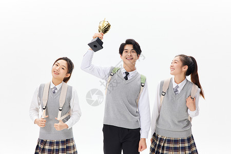 青年学生手举奖杯背景图片