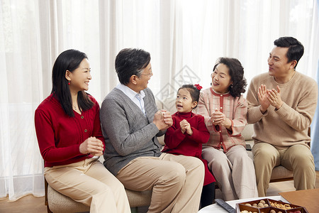 幸福一家人春节拜年背景图片