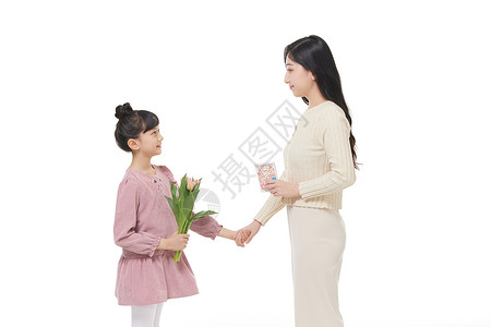 母亲节收到女儿鲜花的母亲图片