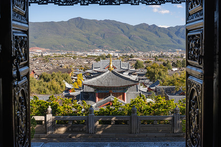 云南丽江古城木府中式建筑背景图片
