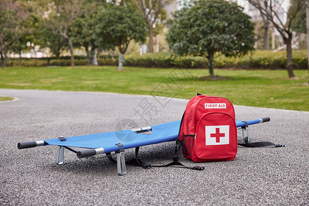 急救书包与医用便携担架背景图片