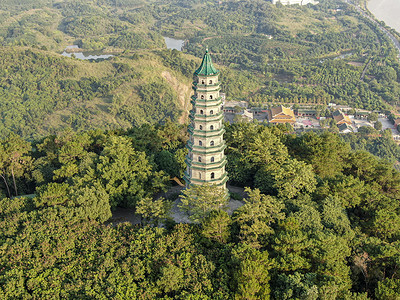 南宁映塔廊桥航拍广西南宁青秀山5A景区龙象塔背景