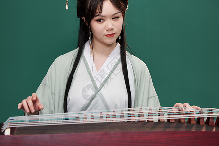 中国风传统文化美女弹古筝形象图片