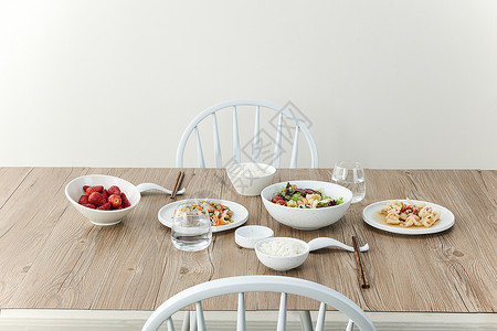 简约小清新餐桌上的美食背景图片