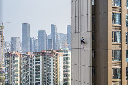 深圳城市建设者中的高空作业者图片