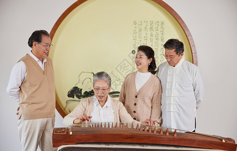 免抠潮流服饰老年人聚会弹奏古筝背景