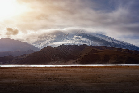 慕士塔格峰雪山图片