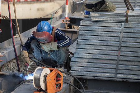 深圳城市建设中的蓝领工人图片