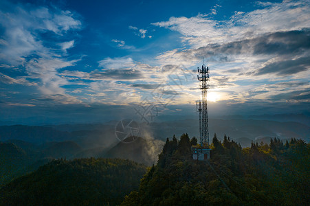 航拍5G信号塔国家基础建设屹立云端摄影配图背景图片