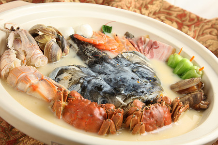 海鲜鱼头王砂锅图片