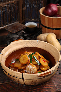 美食砂锅土豆片图片