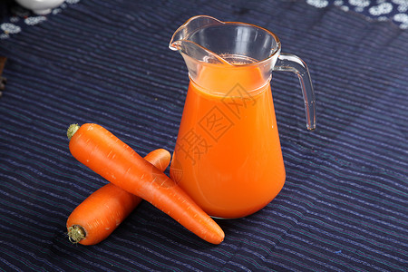 新鲜的胡萝卜汁图片