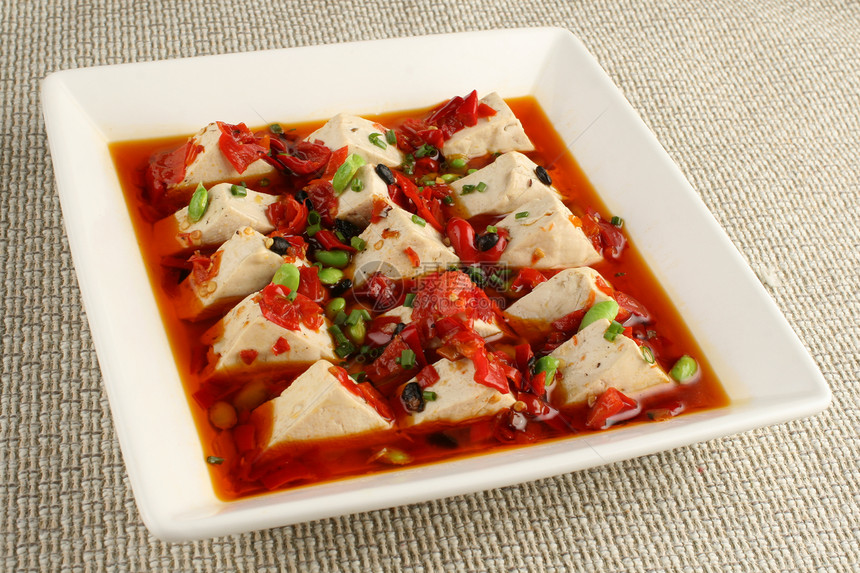 美食剁椒臭豆腐图片