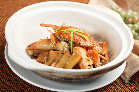 中式美食广式生啫牛肝菌青蟹图片