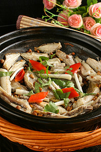 中式美食砂锅小黄鱼背景图片