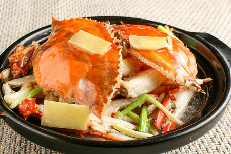 白蟹豆腐煲螃蟹面包蟹高清图片