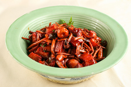 茶树菇红烧肉图片