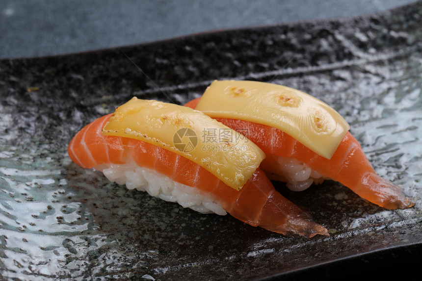 芝士三文鱼寿司图片