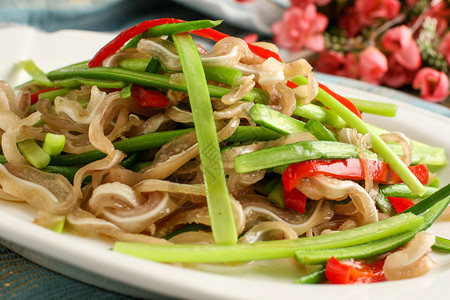 蒜苗炒饵丝绿色食品饵高清图片