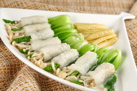 青菜烩竹荪竹荪烩松茸高清图片