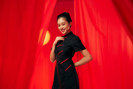 中国风红纱新中式国潮美女图片