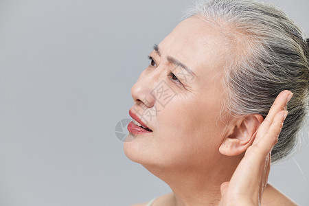 听力下降的老年人形象医疗高清图片素材