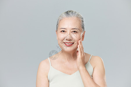健康老年人护肤保养概念图片